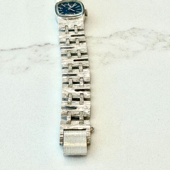 Vintage Caravelle Bulova Women's Silver Tone Mechanical Wrist Watch - Picture 7 of 10